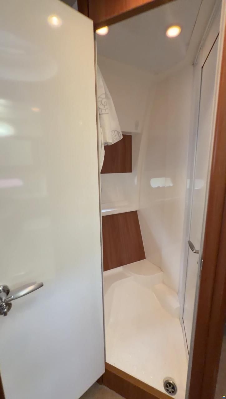 Sealine S38