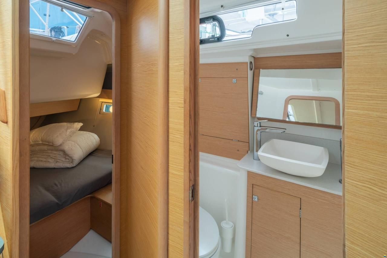 Dufour D390 Grand Large