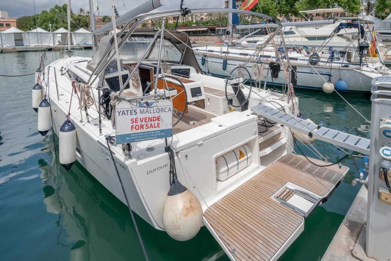 Dufour D390 Grand Large