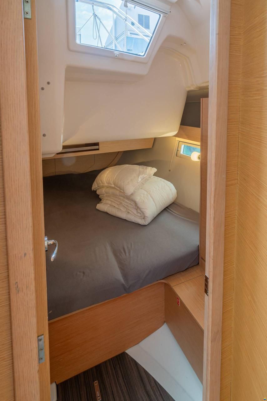 Dufour D390 Grand Large