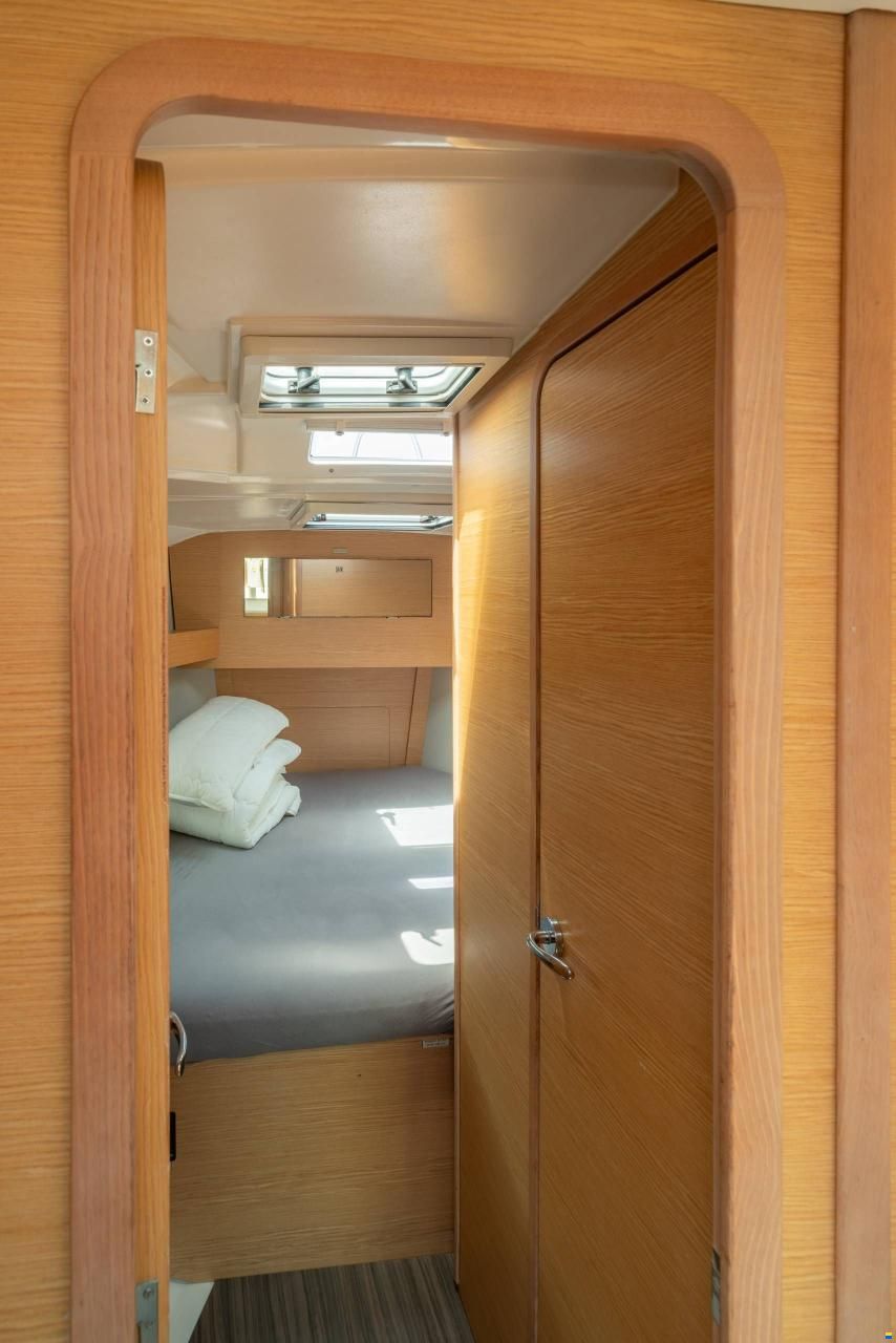 Dufour D390 Grand Large