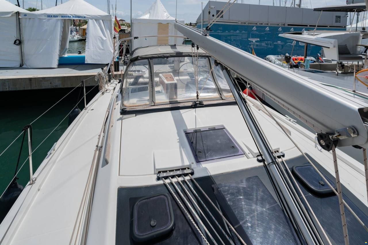 Dufour D390 Grand Large