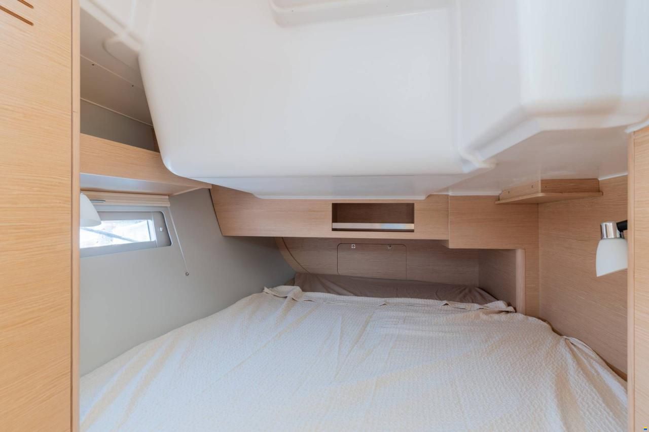 Dufour D390 Grand Large