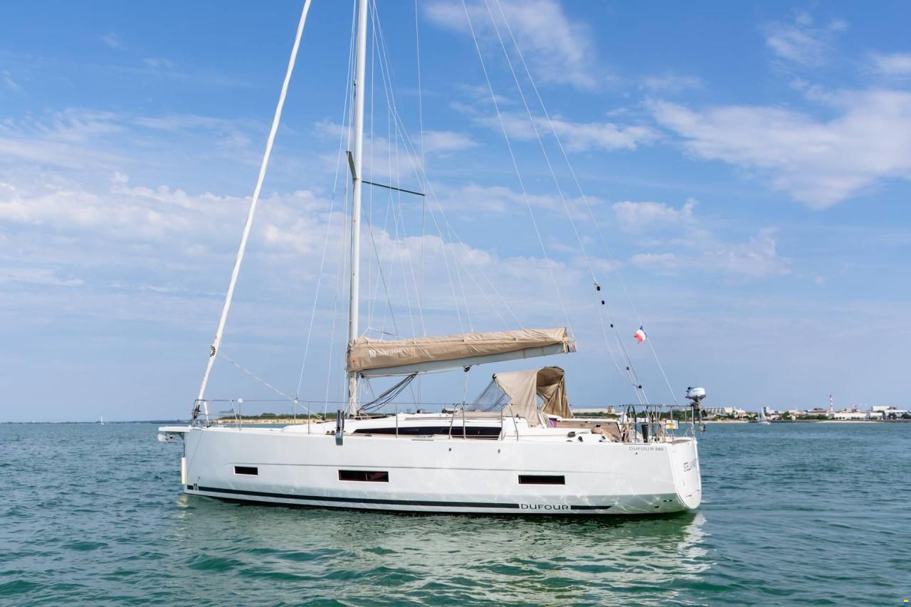 Dufour D390 Grand Large