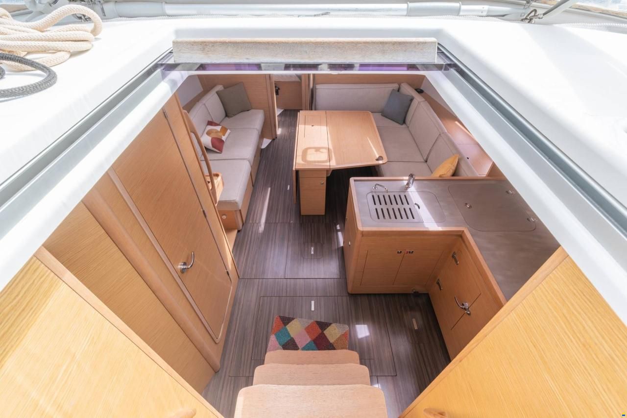 Dufour D390 Grand Large