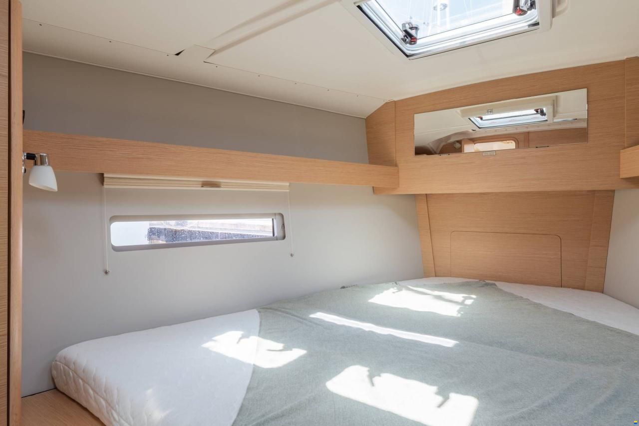 Dufour D390 Grand Large