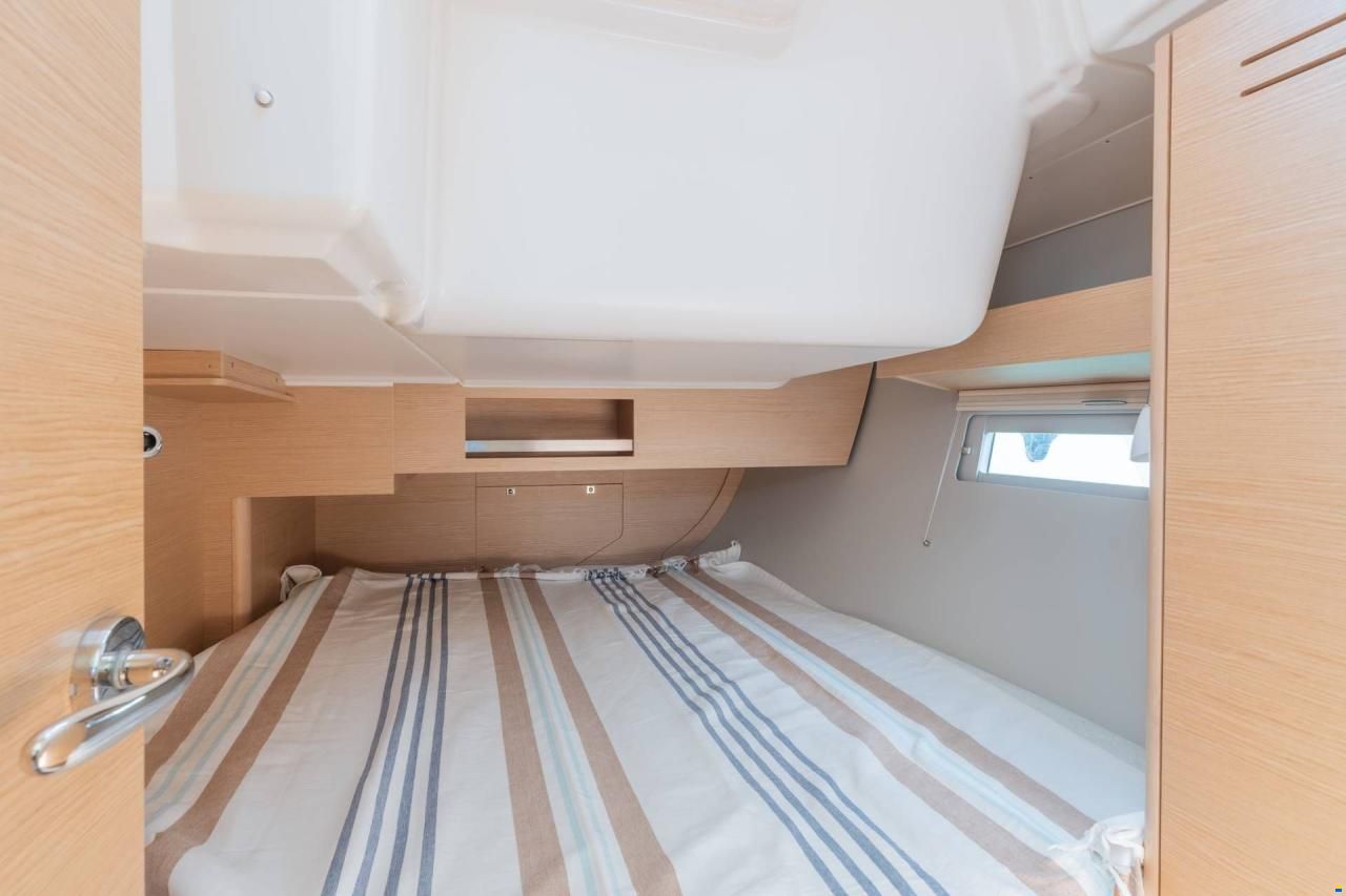 Dufour D390 Grand Large