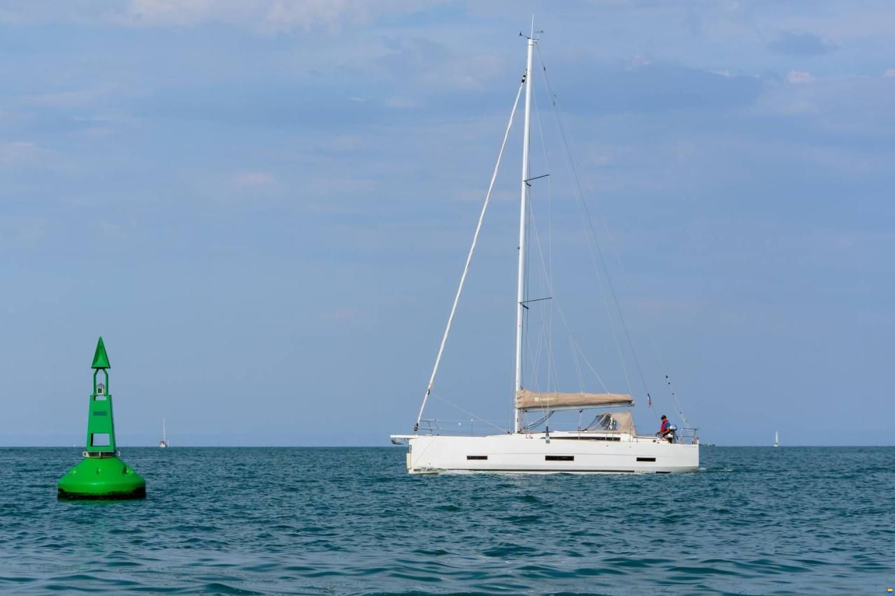 Dufour D390 Grand Large