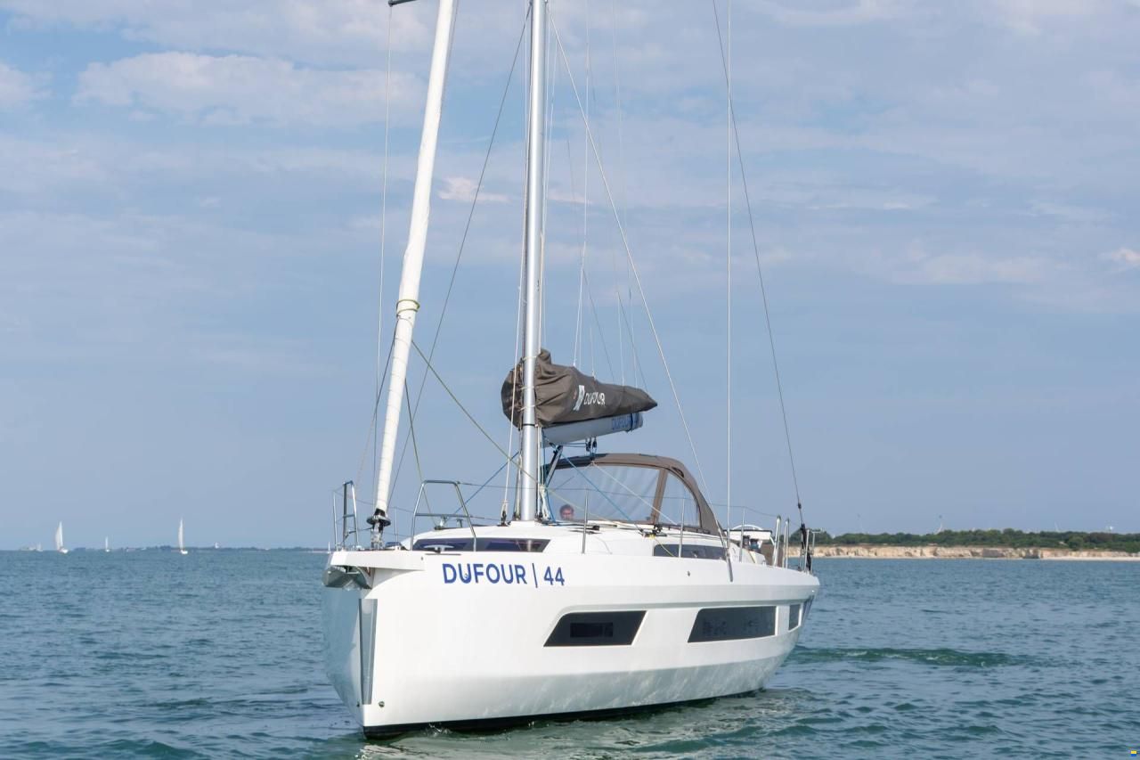 Dufour DY44