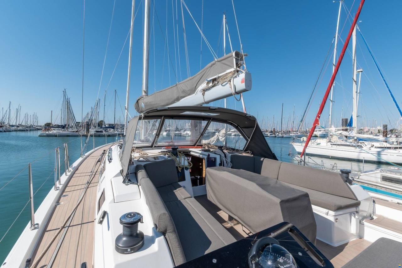 Dufour D470