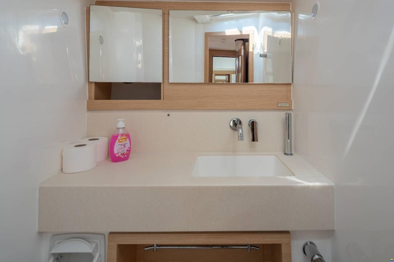 Dufour D470