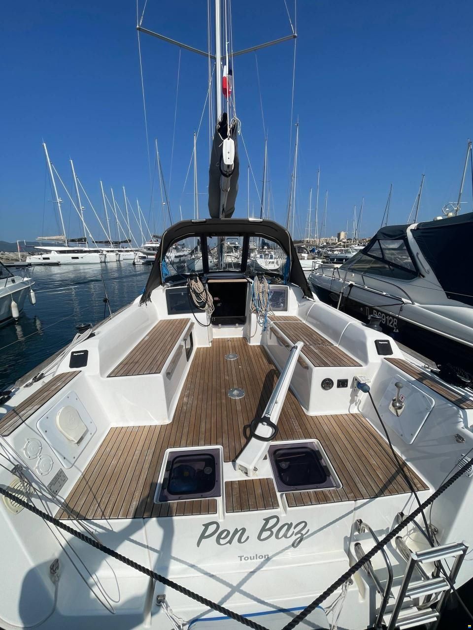 Dufour DY32