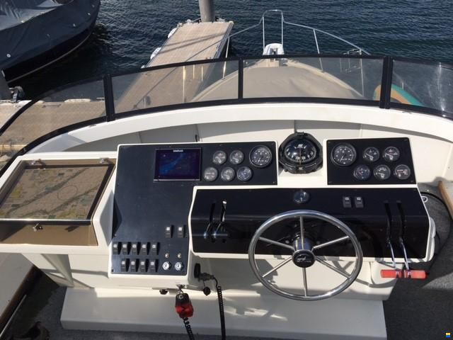 Carver 33 Aft Cabin