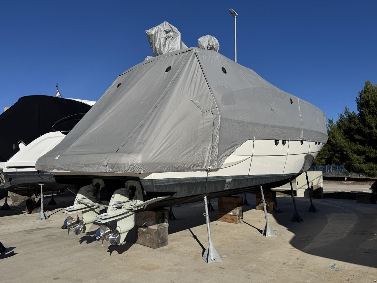 Windy 44 Chinook