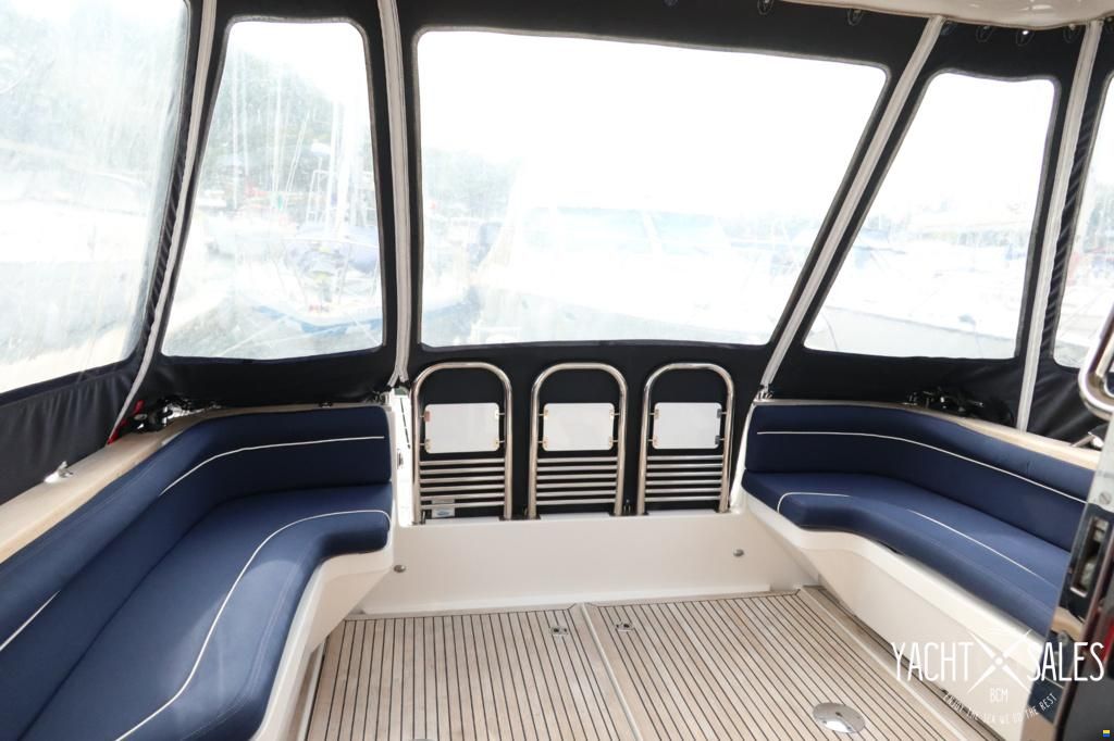 Nimbus 35 Nova Coup&eacute;