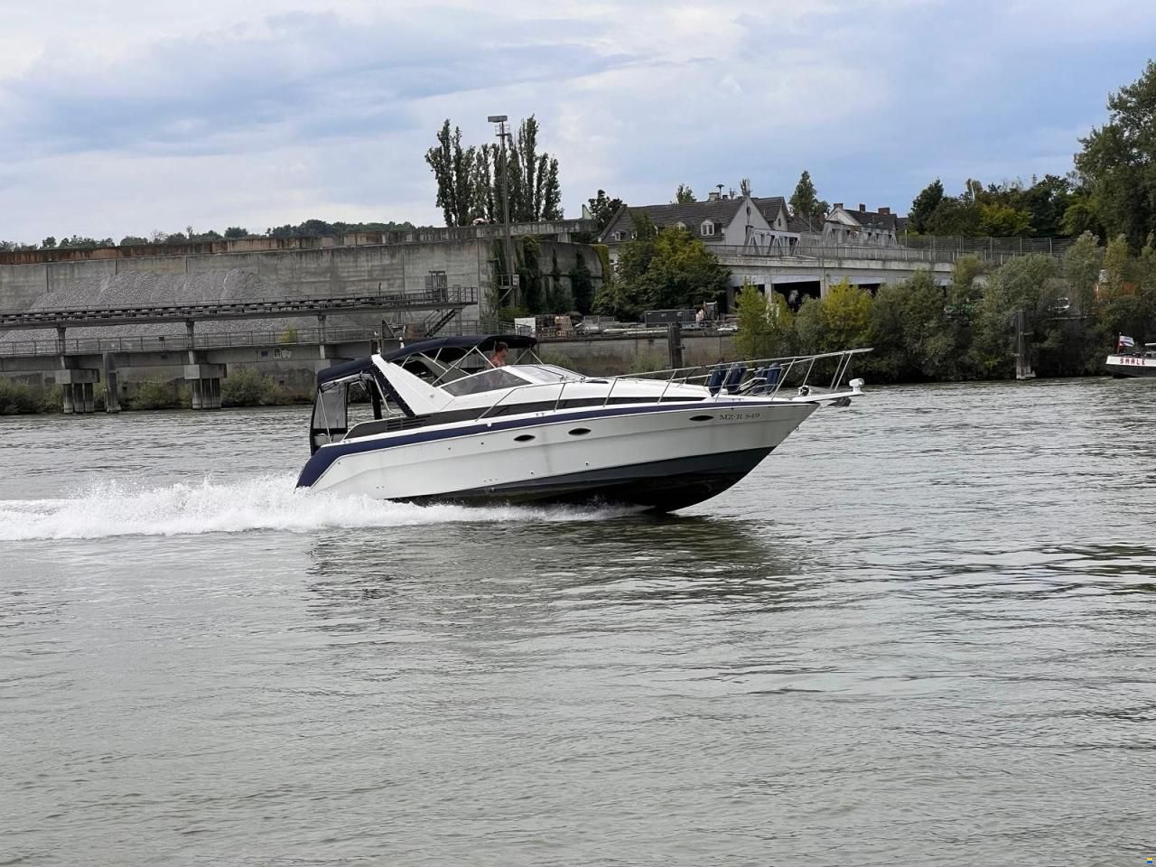 Bayliner 3055