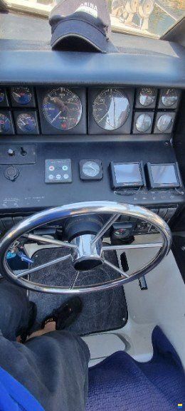 Bayliner 3055