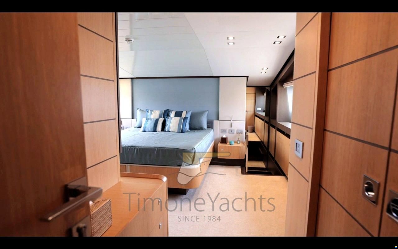 Ferretti 960
