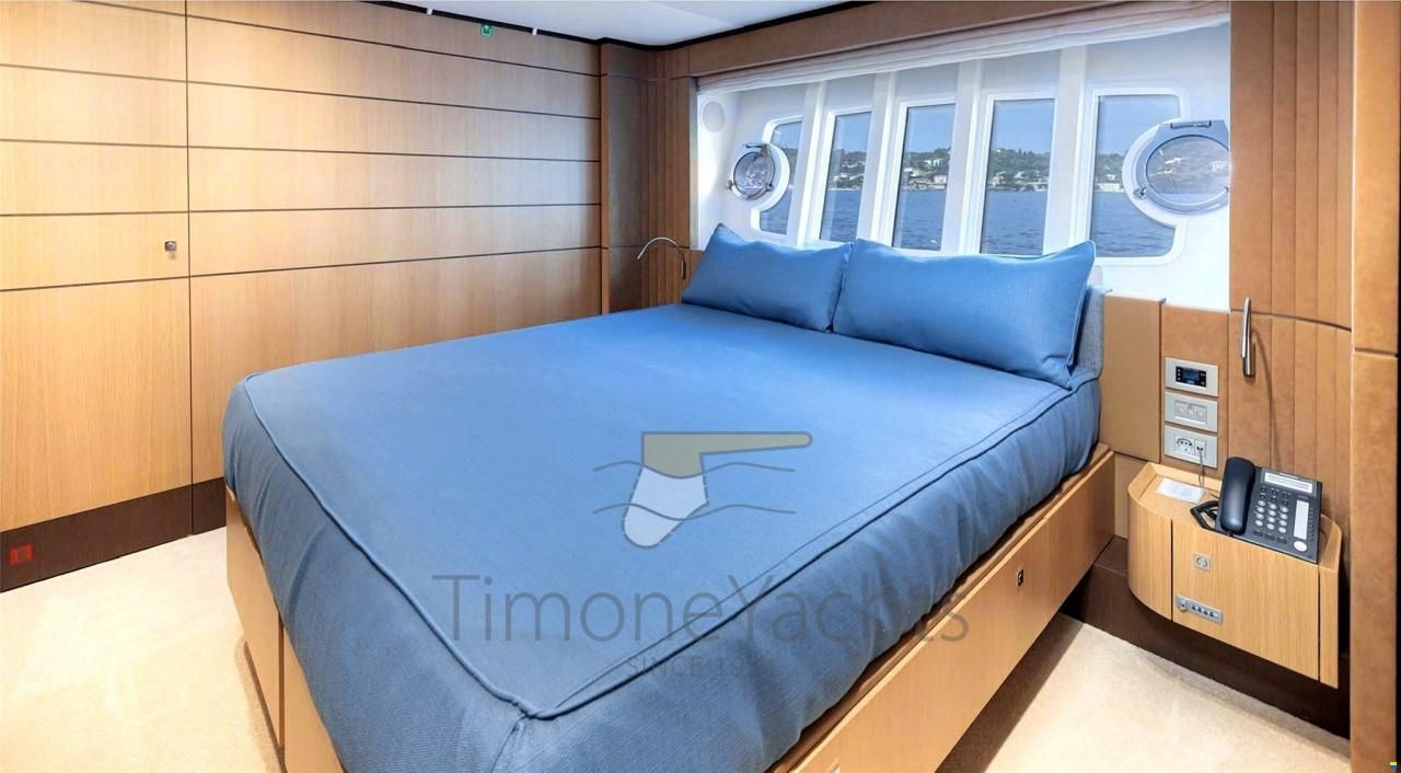 Ferretti 960