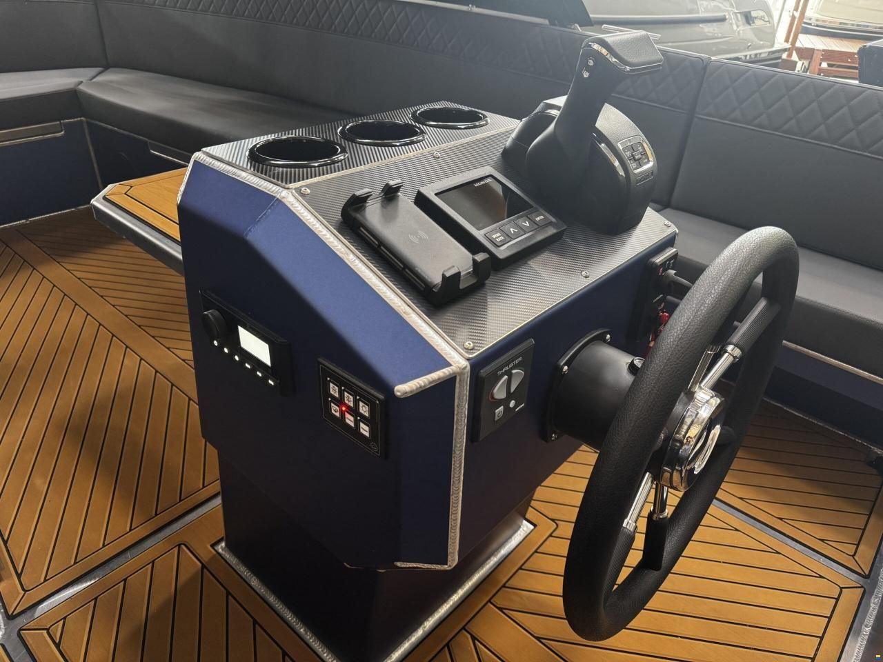 Qualia QT 22 Outboard
