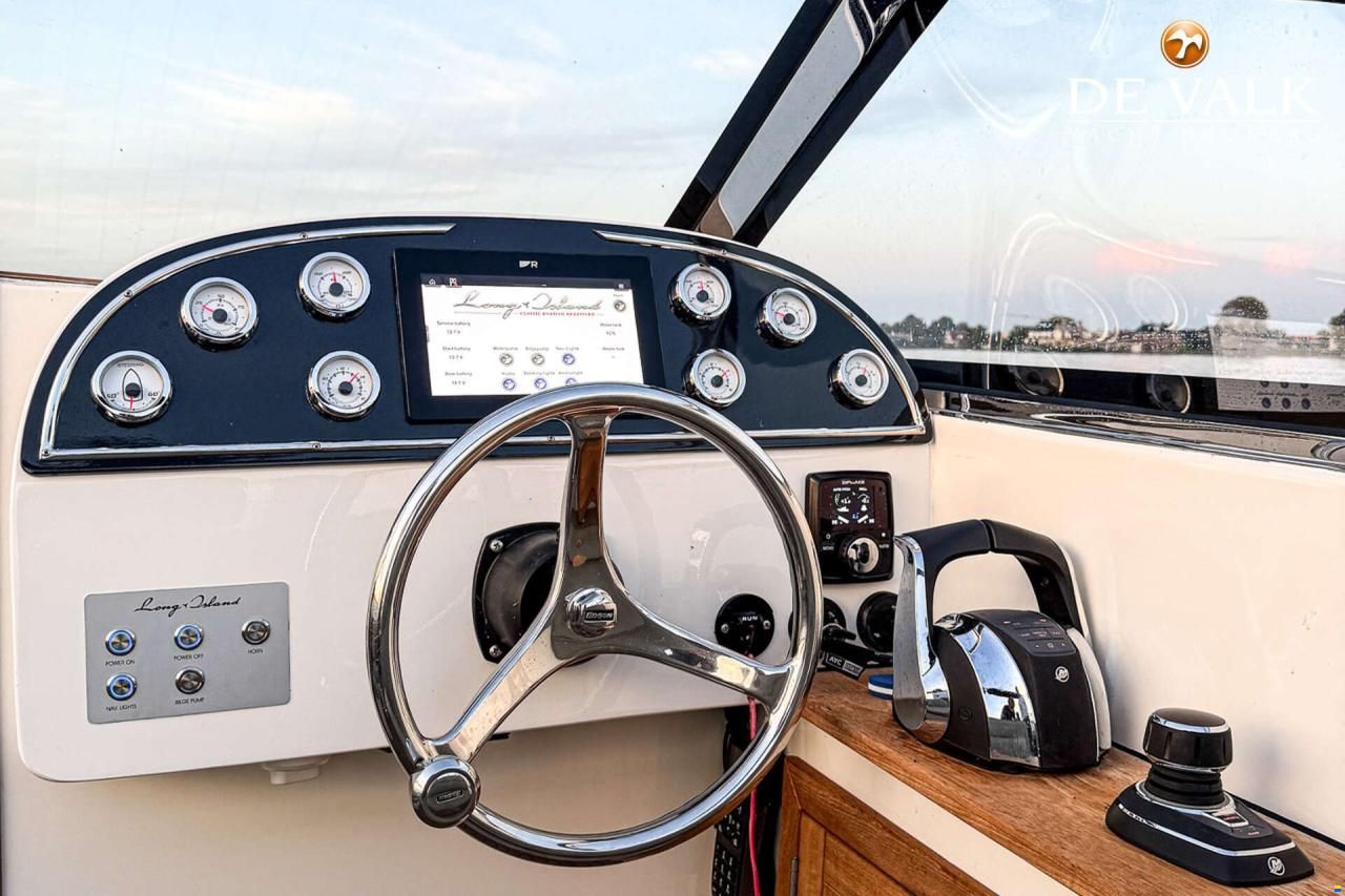 Long Island 33 Runabout