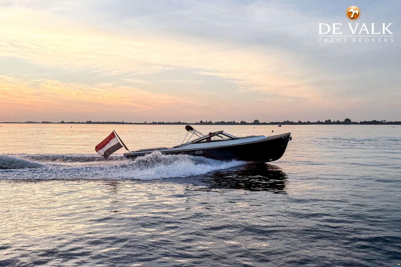 Long Island 33 Runabout