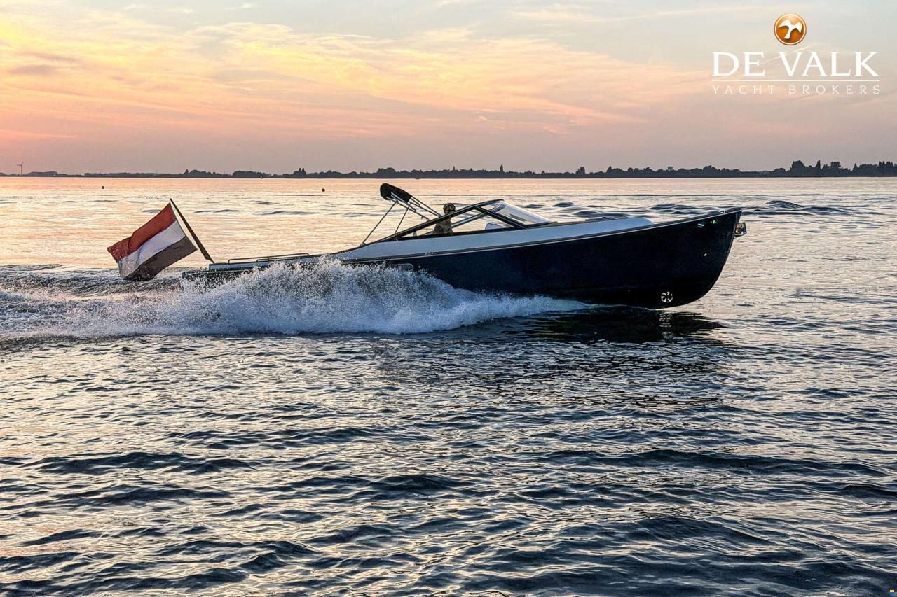 Long Island 33 Runabout