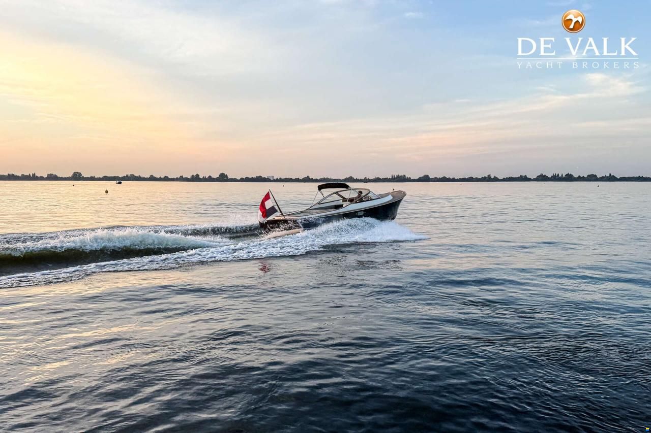 Long Island 33 Runabout