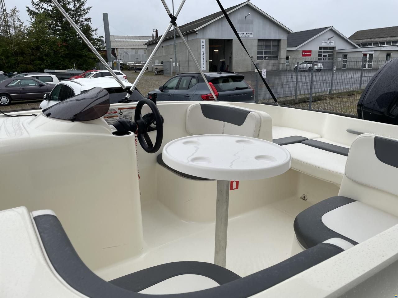 Bayliner E5 ELEMENT med Mercury F80 ELPT EFI og V
