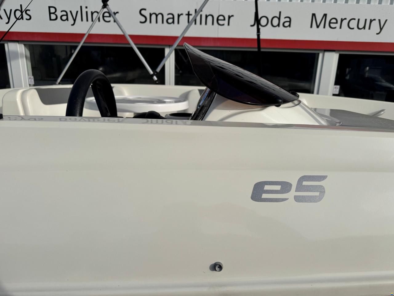 Bayliner E5 Element med Mercury 80 hk Merccury-EF