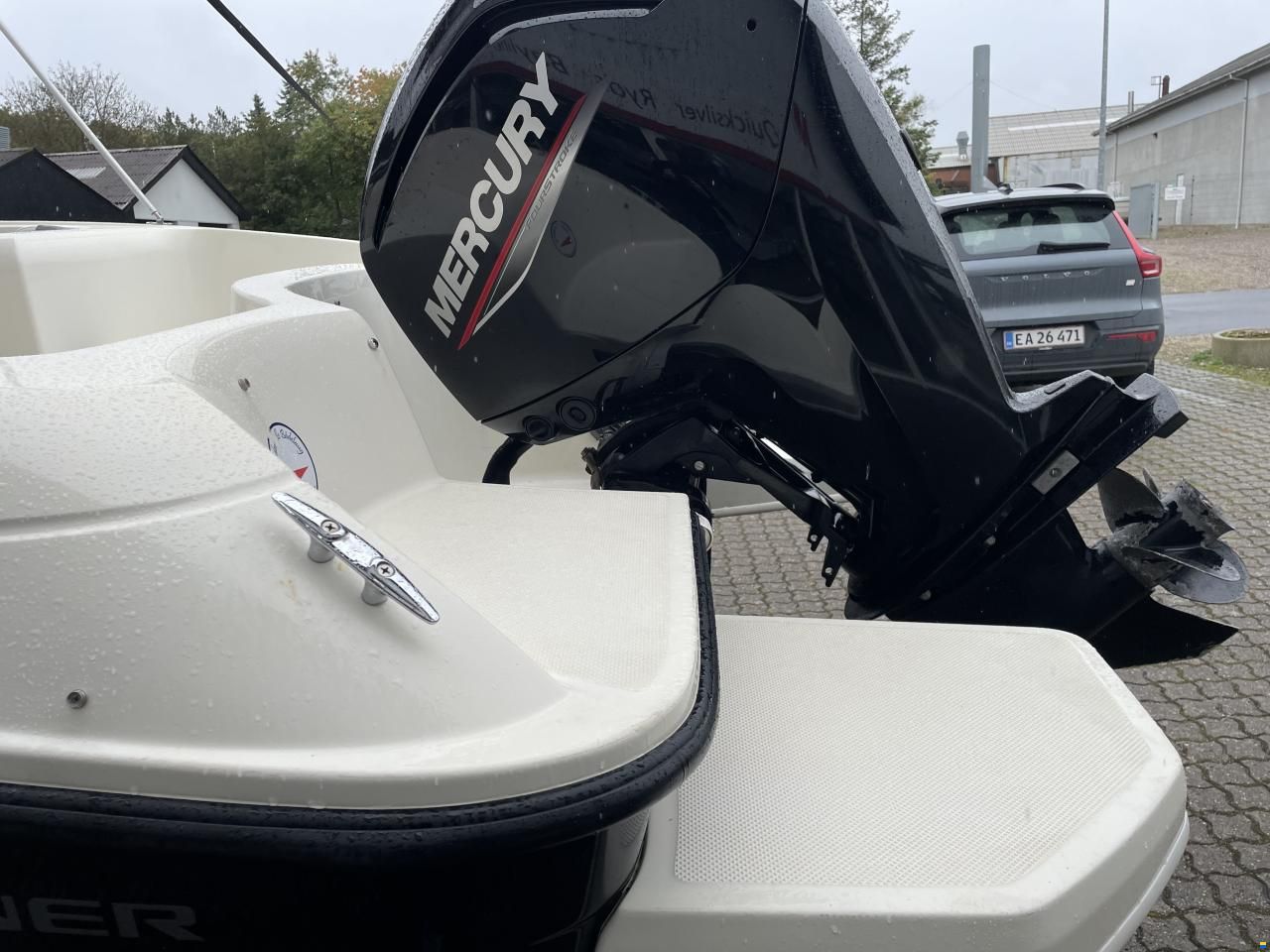 Bayliner E5 ELEMENT med Mercury F80 ELPT EFI og V