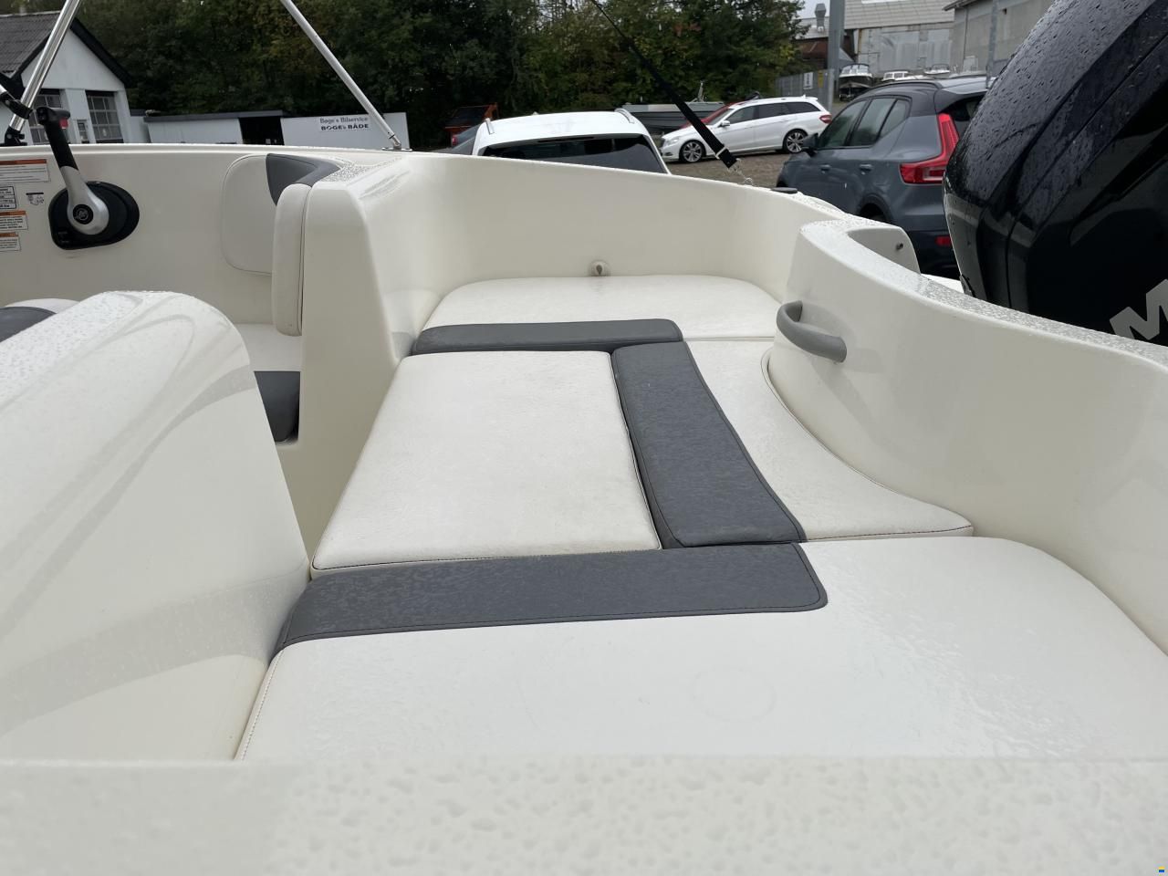 Bayliner E5 ELEMENT med Mercury F80 ELPT EFI og V