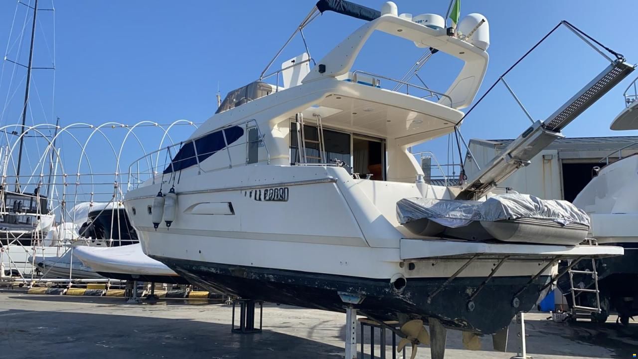 Azimut 43 Fly