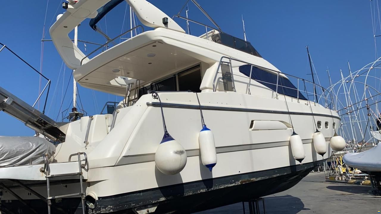 Azimut 43 Fly