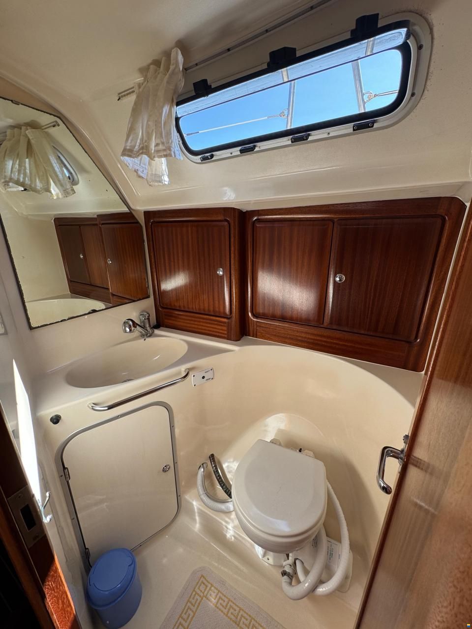 Bavaria 42