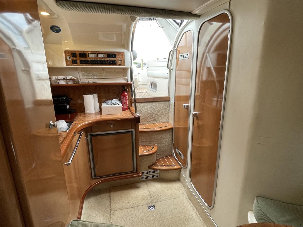 Sealine S28