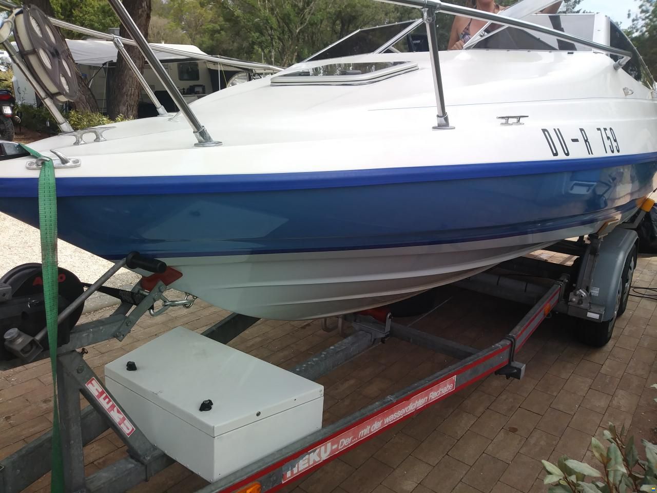 Bayliner 2052