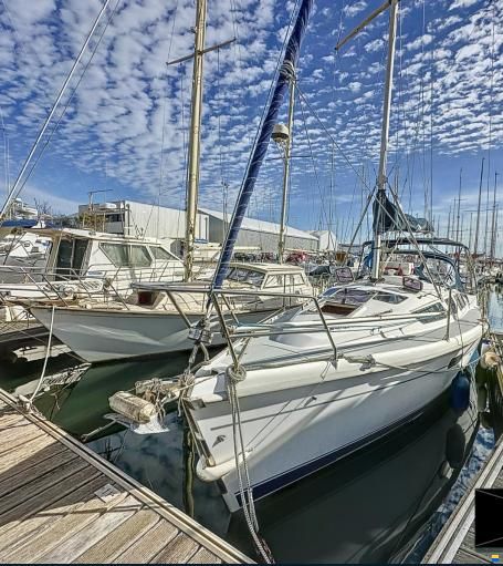 Hunter 320