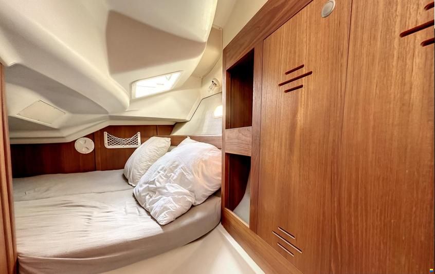 Hunter 320