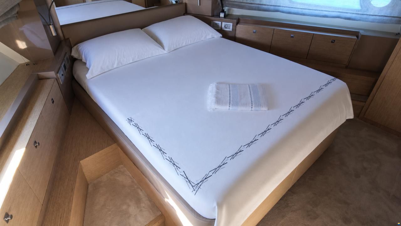 Ferretti 720
