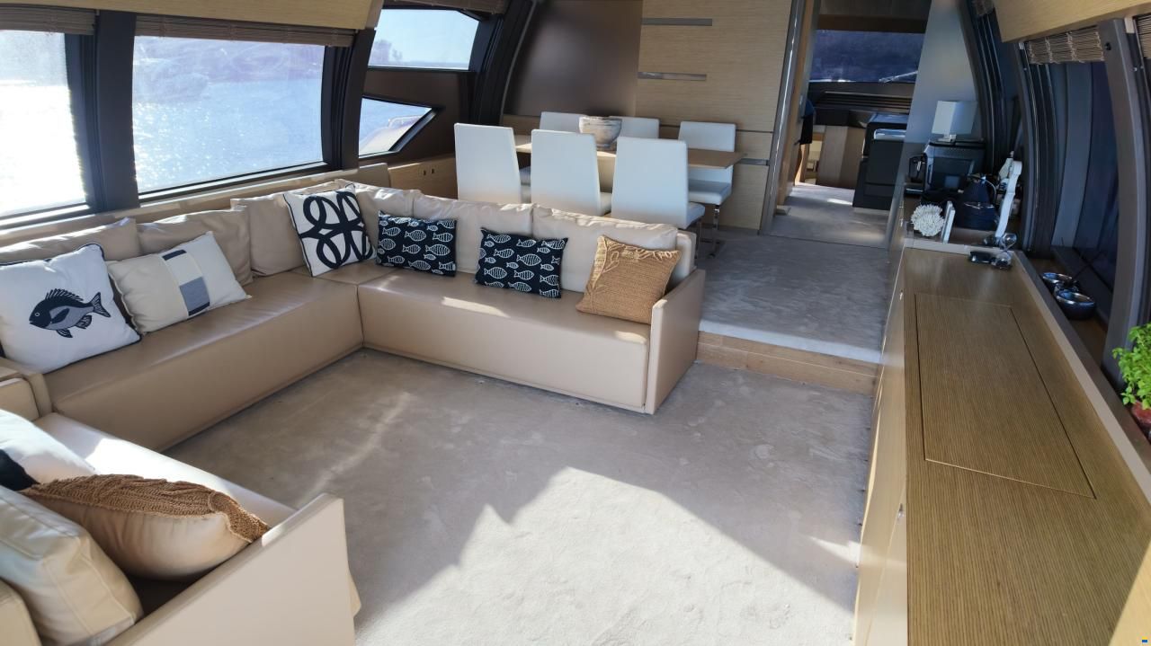 Ferretti 720