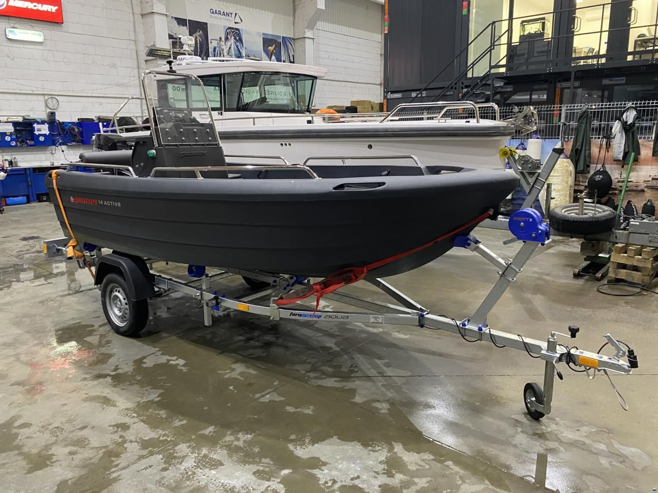 Pioner 14 Active Fisher