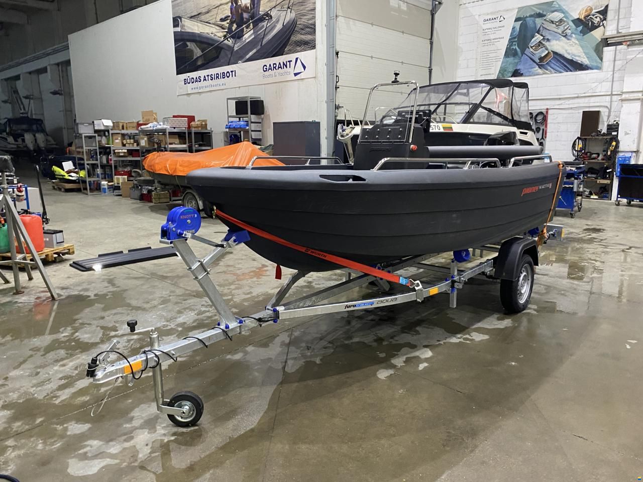 Pioner 14 Active Fisher