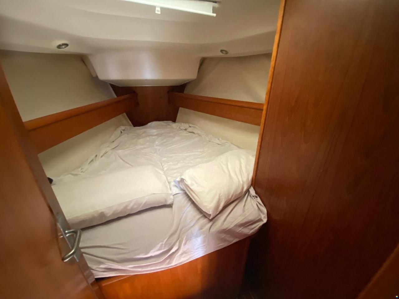 Jeanneau sun odyssey 43