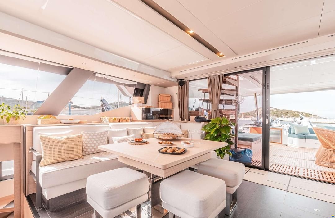 Fountaine Pajot Alegria 67