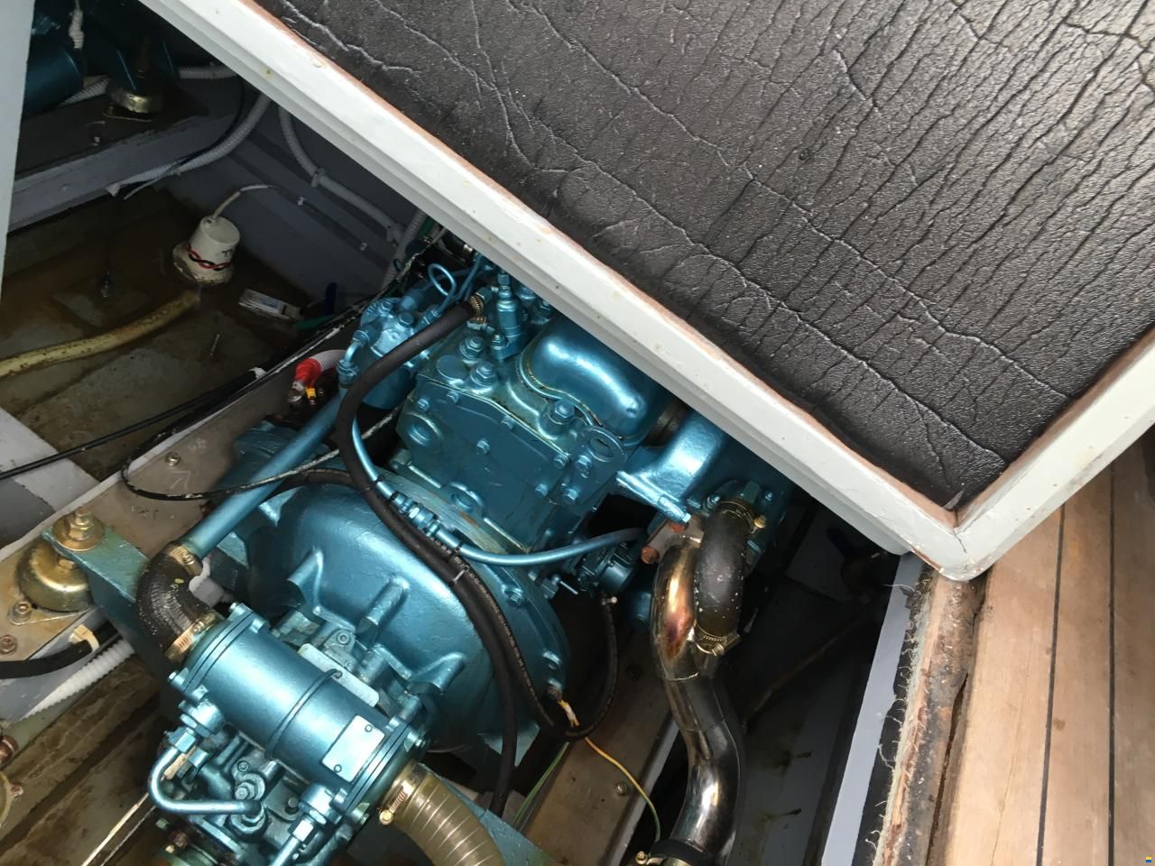 Chris Craft cavalier 30