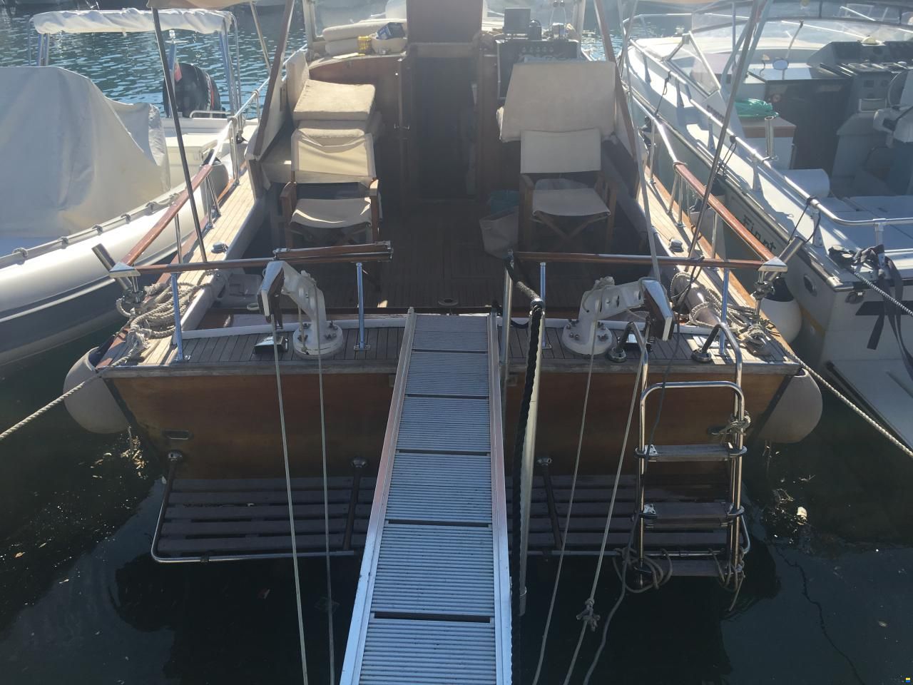 Chris Craft cavalier 30