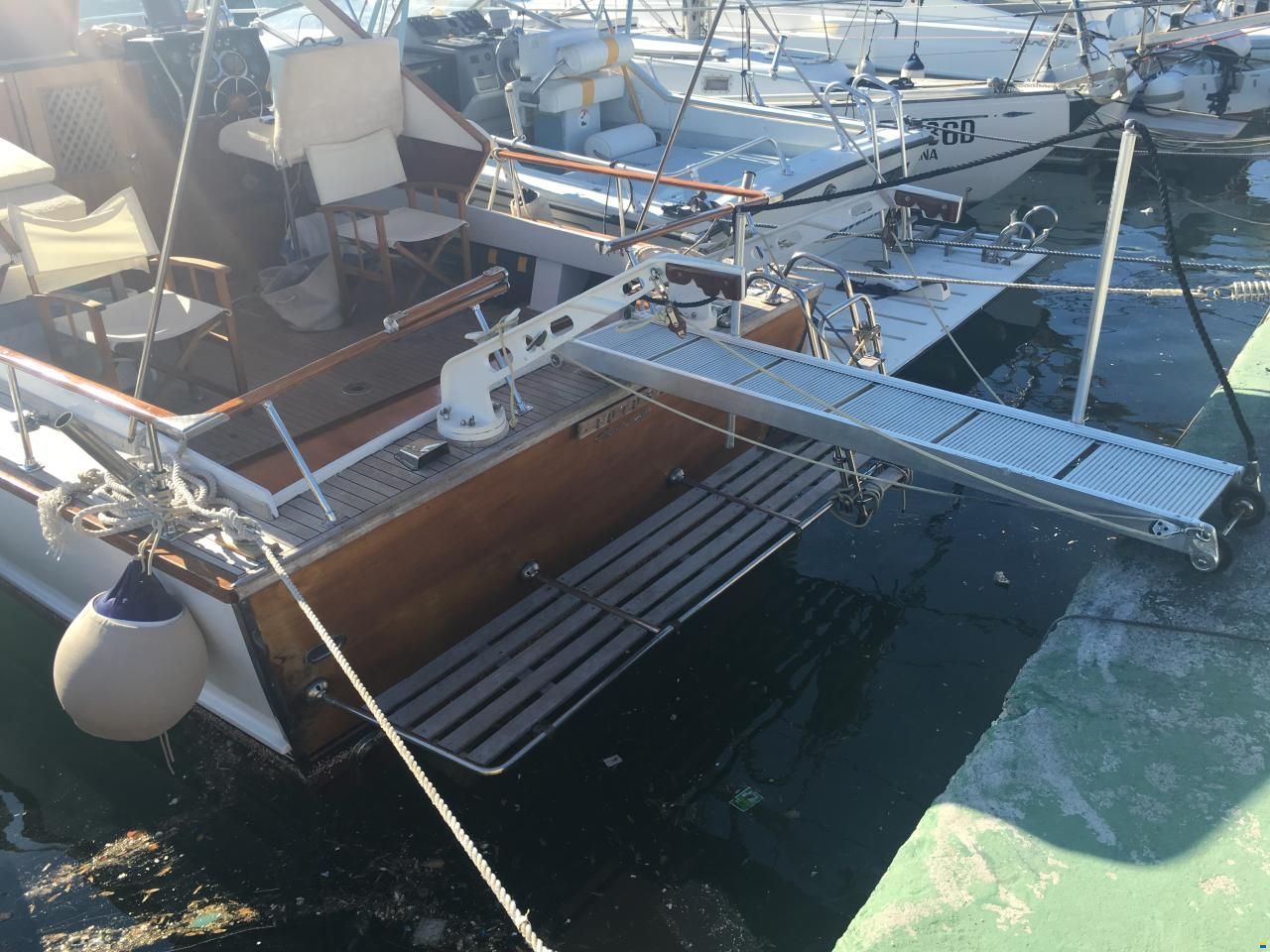 Chris Craft cavalier 30