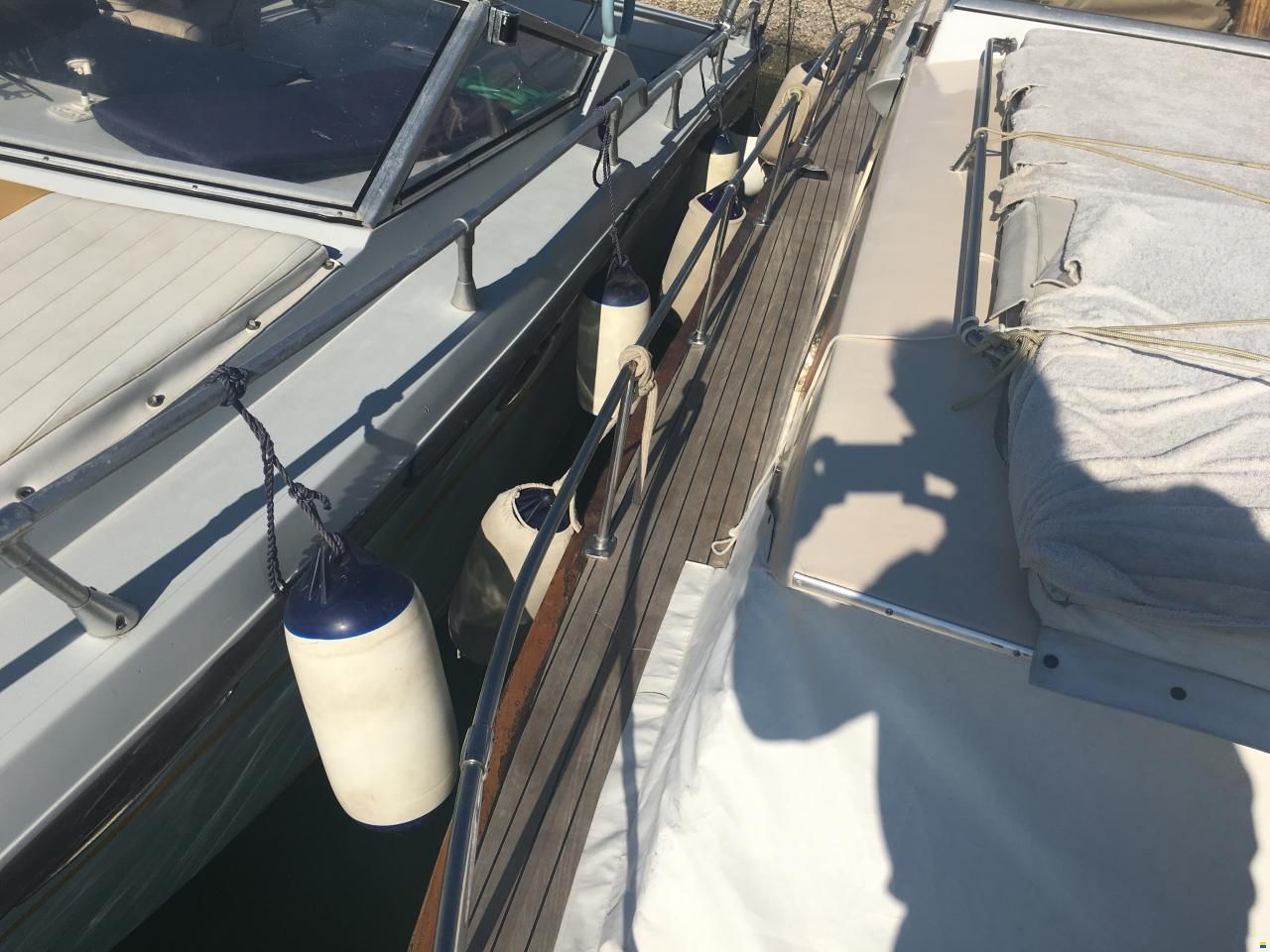 Chris Craft cavalier 30