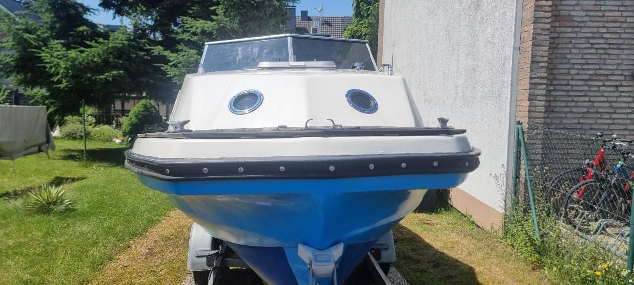 Kaj&uuml;tboot